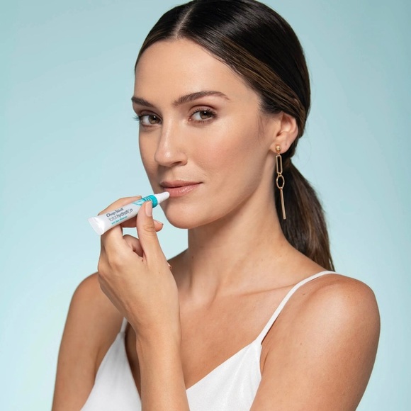 ChapStick Lip Treatment Total Hydration With Sea Minerals Overnight Renewal Balm - Picture 7 of 11